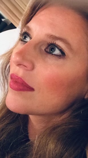 Heather Killebrew selfie taken in Dresden TN at her fathers house during Thanksgiving of 2022